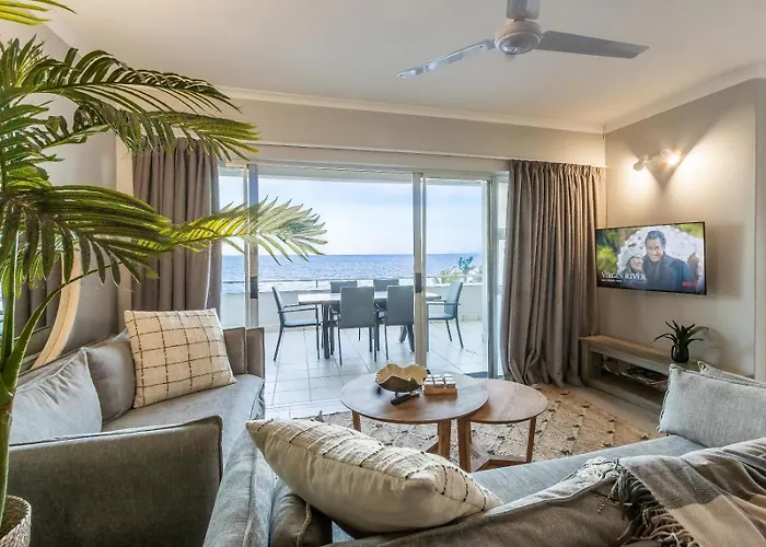 Martinique At Beachfront Apartment In Shakas Rock